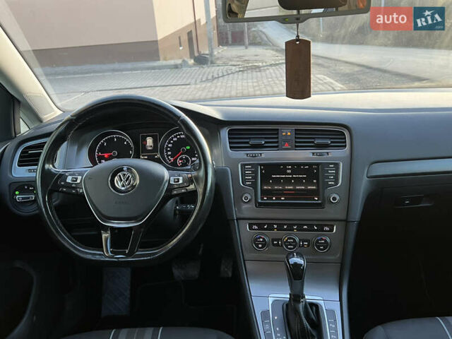 Белый Фольксваген Гольф, объемом двигателя 1.6 л и пробегом 241 тыс. км за 11600 $, фото 54 на Automoto.ua