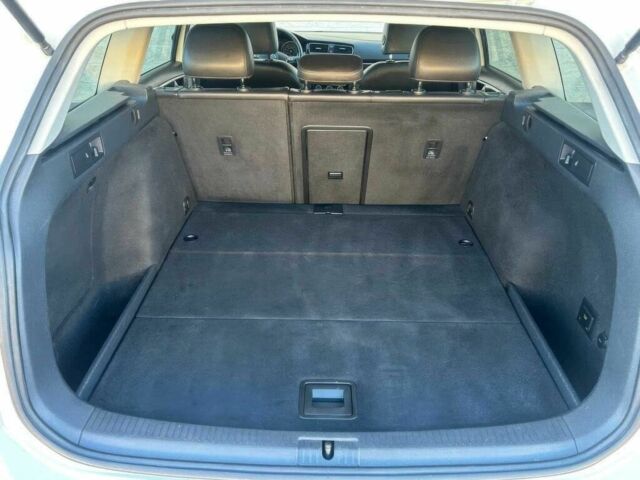 Белый Фольксваген Гольф, объемом двигателя 2 л и пробегом 77 тыс. км за 8000 $, фото 11 на Automoto.ua