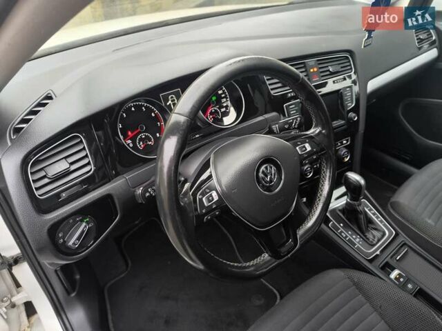 Белый Фольксваген Гольф, объемом двигателя 1.4 л и пробегом 259 тыс. км за 10550 $, фото 16 на Automoto.ua