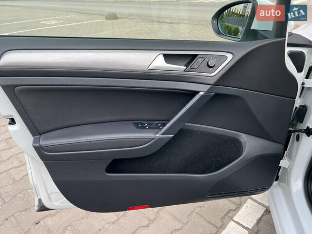 Білий Фольксваген Гольф, об'ємом двигуна 2 л та пробігом 207 тис. км за 13500 $, фото 33 на Automoto.ua