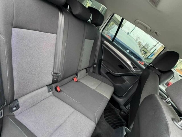 Белый Фольксваген Гольф, объемом двигателя 1.6 л и пробегом 260 тыс. км за 9650 $, фото 11 на Automoto.ua