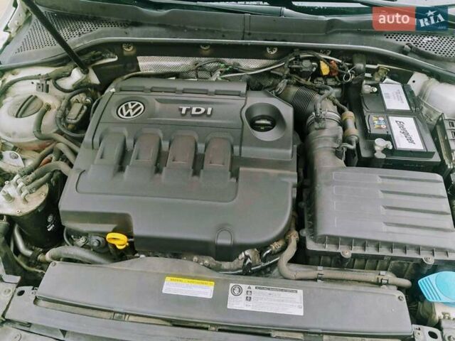 Білий Фольксваген Гольф, об'ємом двигуна 1.97 л та пробігом 180 тис. км за 13000 $, фото 4 на Automoto.ua