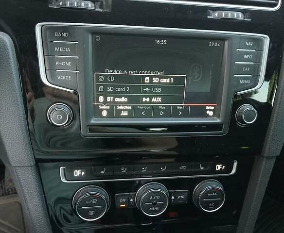 Белый Фольксваген Гольф, объемом двигателя 1.8 л и пробегом 133 тыс. км за 14800 $, фото 5 на Automoto.ua