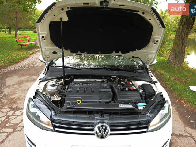 Белый Фольксваген Гольф, объемом двигателя 1.97 л и пробегом 246 тыс. км за 13300 $, фото 19 на Automoto.ua