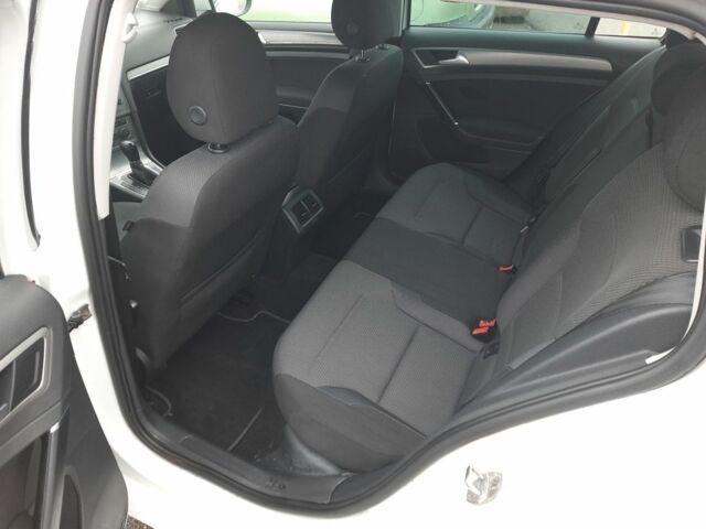 Білий Фольксваген Гольф, об'ємом двигуна 1.6 л та пробігом 244 тис. км за 8500 $, фото 14 на Automoto.ua