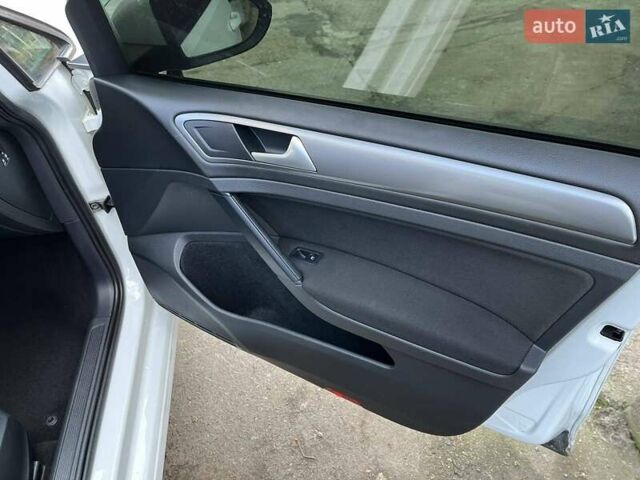 Білий Фольксваген Гольф, об'ємом двигуна 1.6 л та пробігом 360 тис. км за 11200 $, фото 14 на Automoto.ua