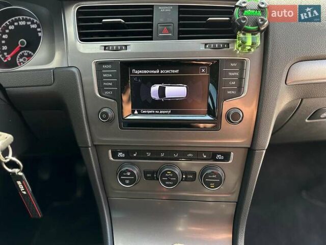 Белый Фольксваген Гольф, объемом двигателя 1.6 л и пробегом 262 тыс. км за 10480 $, фото 20 на Automoto.ua