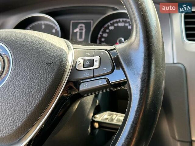 Белый Фольксваген Гольф, объемом двигателя 1.6 л и пробегом 262 тыс. км за 10480 $, фото 24 на Automoto.ua