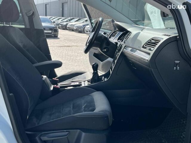 Білий Фольксваген Гольф, об'ємом двигуна 1.6 л та пробігом 268 тис. км за 10590 $, фото 28 на Automoto.ua