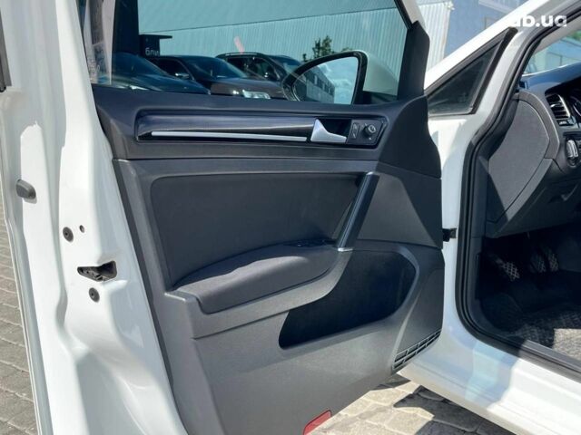 Білий Фольксваген Гольф, об'ємом двигуна 1.6 л та пробігом 268 тис. км за 10590 $, фото 12 на Automoto.ua