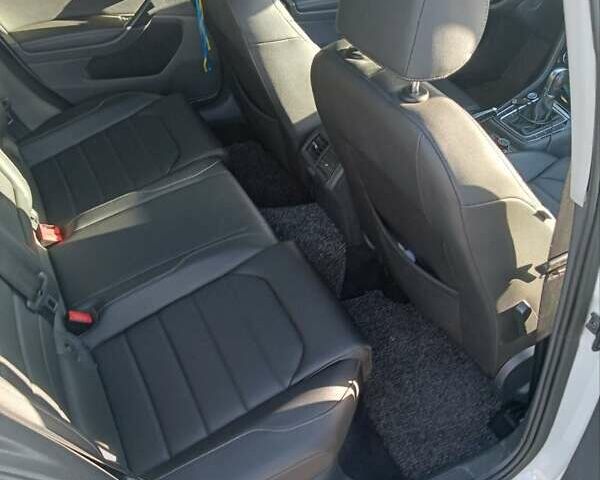 Белый Фольксваген Гольф, объемом двигателя 1.8 л и пробегом 133 тыс. км за 14800 $, фото 17 на Automoto.ua