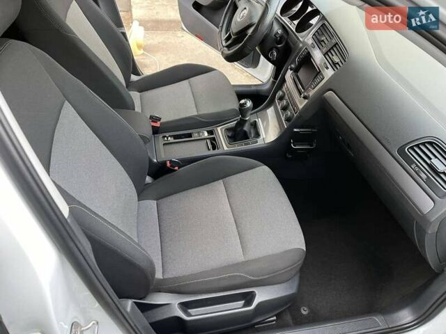 Білий Фольксваген Гольф, об'ємом двигуна 1.6 л та пробігом 360 тис. км за 11200 $, фото 12 на Automoto.ua