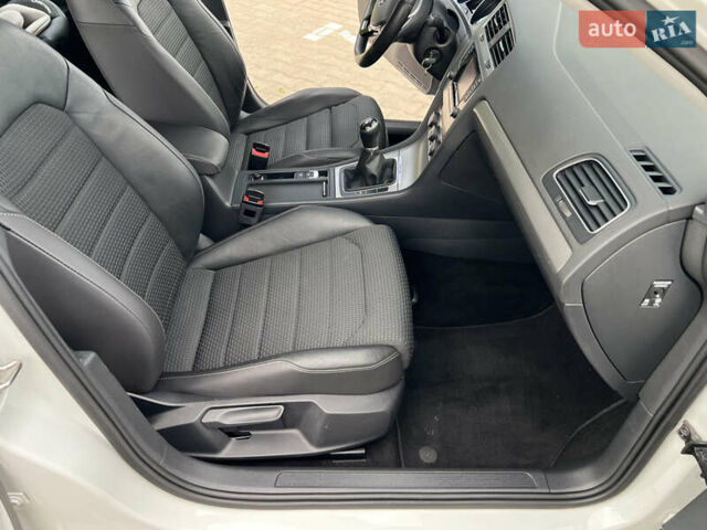 Білий Фольксваген Гольф, об'ємом двигуна 2 л та пробігом 207 тис. км за 13500 $, фото 22 на Automoto.ua