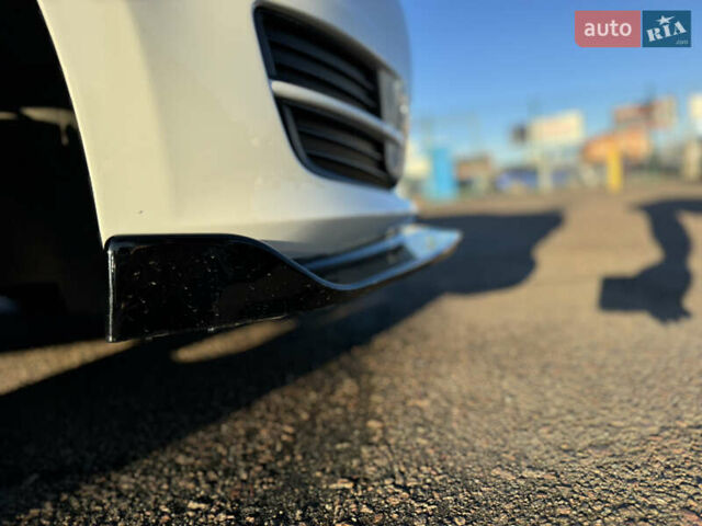 Белый Фольксваген Гольф, объемом двигателя 1.97 л и пробегом 177 тыс. км за 11800 $, фото 20 на Automoto.ua