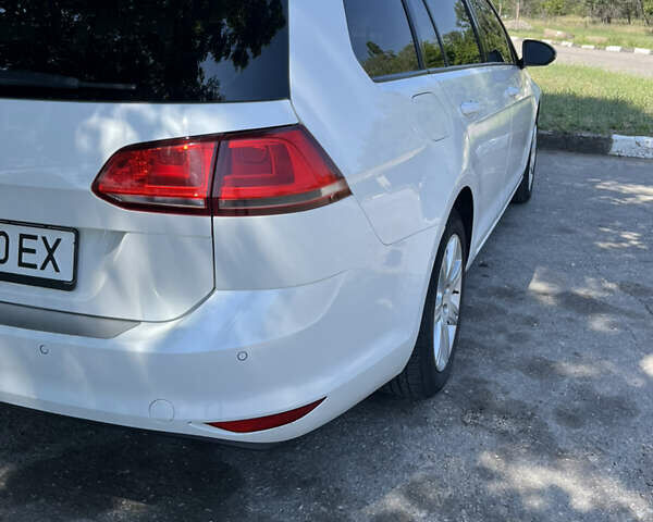 Білий Фольксваген Гольф, об'ємом двигуна 1.6 л та пробігом 290 тис. км за 10500 $, фото 13 на Automoto.ua