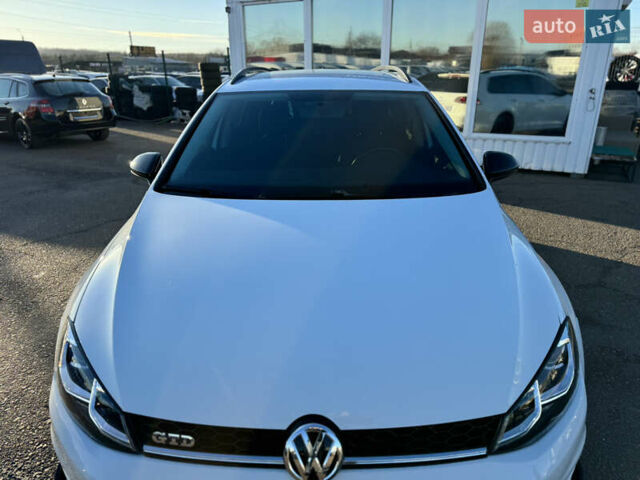 Белый Фольксваген Гольф, объемом двигателя 1.97 л и пробегом 177 тыс. км за 11800 $, фото 22 на Automoto.ua
