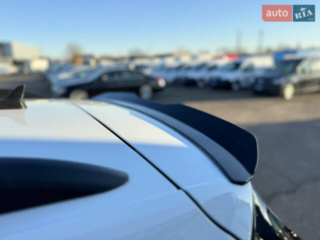 Белый Фольксваген Гольф, объемом двигателя 1.97 л и пробегом 177 тыс. км за 11800 $, фото 43 на Automoto.ua