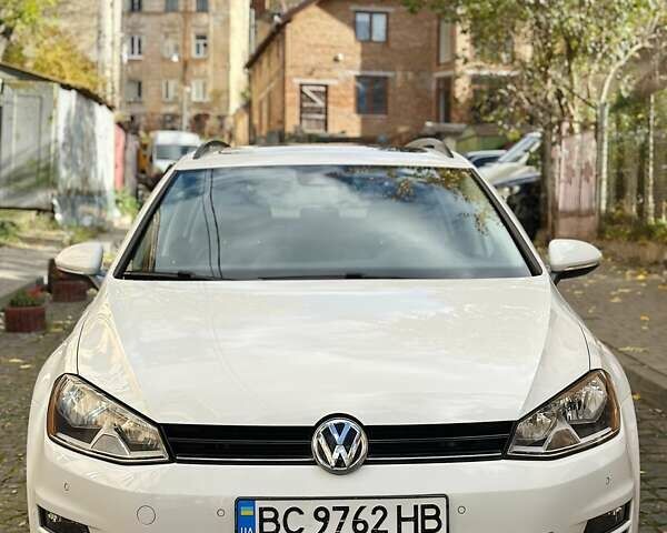 Белый Фольксваген Гольф, объемом двигателя 1.97 л и пробегом 53 тыс. км за 16000 $, фото 5 на Automoto.ua