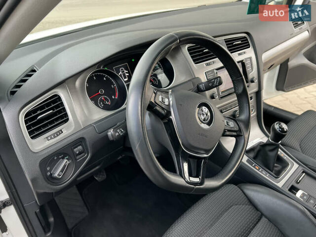 Білий Фольксваген Гольф, об'ємом двигуна 2 л та пробігом 207 тис. км за 13500 $, фото 40 на Automoto.ua