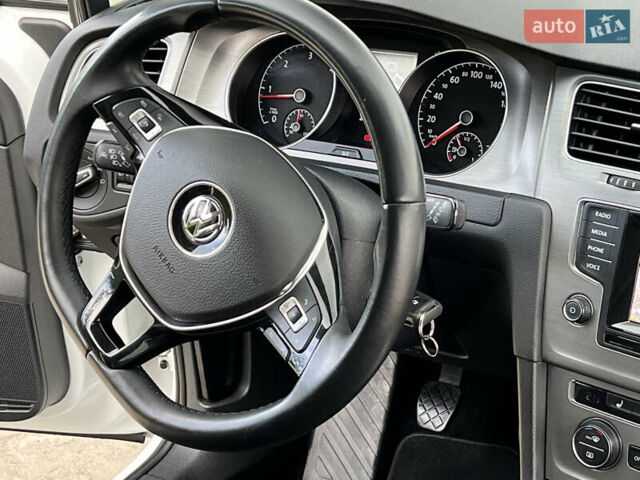 Білий Фольксваген Гольф, об'ємом двигуна 2 л та пробігом 207 тис. км за 13500 $, фото 19 на Automoto.ua