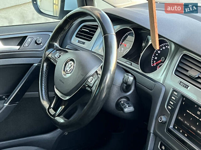 Белый Фольксваген Гольф, объемом двигателя 1.6 л и пробегом 241 тыс. км за 11600 $, фото 69 на Automoto.ua