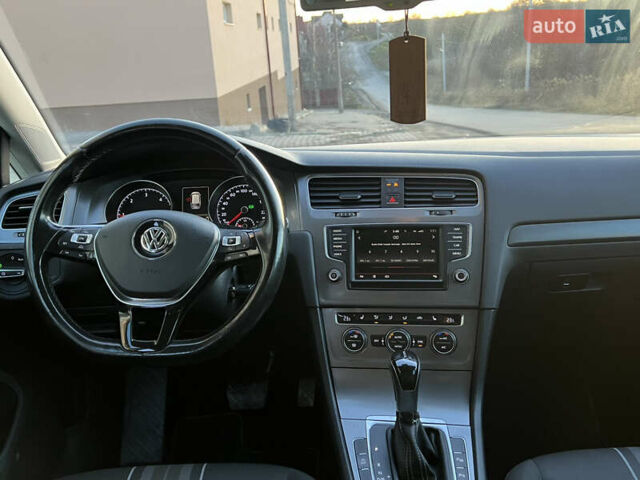 Белый Фольксваген Гольф, объемом двигателя 1.6 л и пробегом 241 тыс. км за 11600 $, фото 55 на Automoto.ua