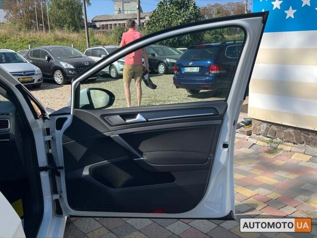 Белый Фольксваген Гольф, объемом двигателя 1.6 л и пробегом 208 тыс. км за 13300 $, фото 24 на Automoto.ua