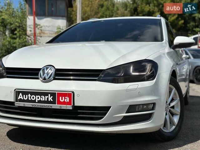 Белый Фольксваген Гольф, объемом двигателя 1.6 л и пробегом 262 тыс. км за 10480 $, фото 2 на Automoto.ua