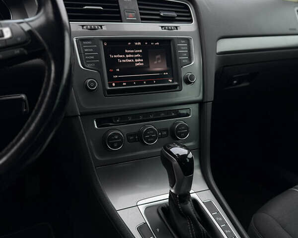 Белый Фольксваген Гольф, объемом двигателя 1.6 л и пробегом 243 тыс. км за 10700 $, фото 29 на Automoto.ua