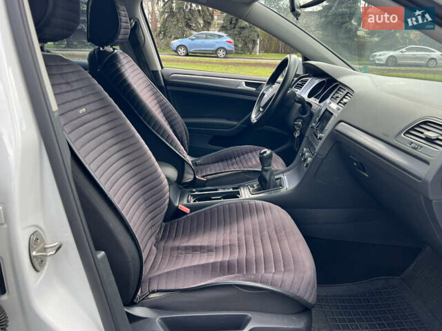 Білий Фольксваген Гольф, об'ємом двигуна 1.6 л та пробігом 195 тис. км за 11799 $, фото 19 на Automoto.ua