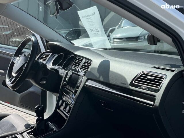 Білий Фольксваген Гольф, об'ємом двигуна 1.6 л та пробігом 268 тис. км за 10590 $, фото 27 на Automoto.ua