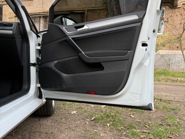 Белый Фольксваген Гольф, объемом двигателя 2 л и пробегом 250 тыс. км за 12450 $, фото 14 на Automoto.ua