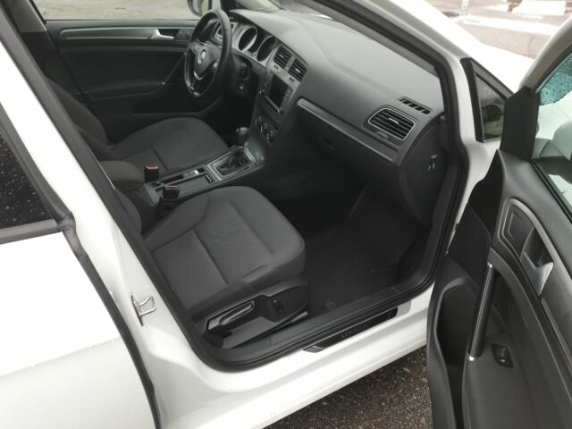 Білий Фольксваген Гольф, об'ємом двигуна 1.6 л та пробігом 244 тис. км за 8500 $, фото 16 на Automoto.ua