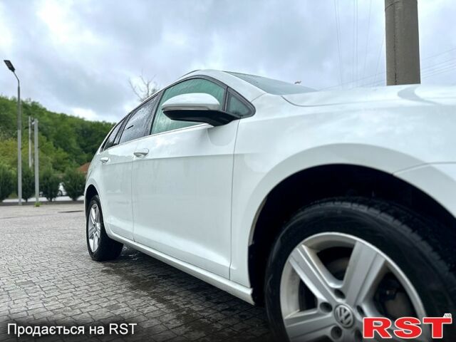 Белый Фольксваген Гольф, объемом двигателя 2 л и пробегом 200 тыс. км за 13000 $, фото 4 на Automoto.ua