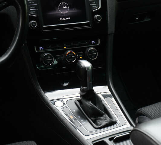 Белый Фольксваген Гольф, объемом двигателя 1.97 л и пробегом 246 тыс. км за 13300 $, фото 6 на Automoto.ua