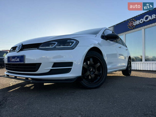 Белый Фольксваген Гольф, объемом двигателя 1.97 л и пробегом 177 тыс. км за 11800 $, фото 2 на Automoto.ua