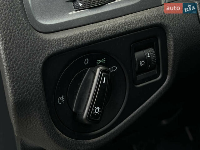 Білий Фольксваген Гольф, об'ємом двигуна 1.6 л та пробігом 195 тис. км за 11799 $, фото 16 на Automoto.ua