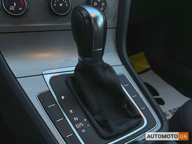 Белый Фольксваген Гольф, объемом двигателя 1.8 л и пробегом 108 тыс. км за 11300 $, фото 14 на Automoto.ua