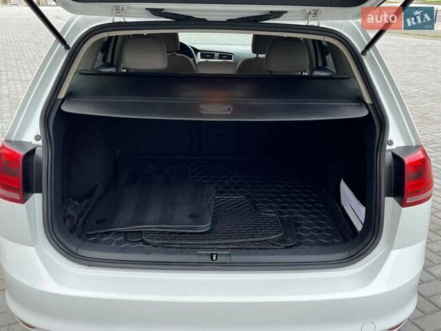 Фольксваген Гольф 2015 в Днепре (Днепропетровске) на Automoto.ua Белый Фольксваген Гольф, объемом двигателя 1.97 л и пробегом 197 тыс. км за 12900 $, фото 3 на Automoto.ua