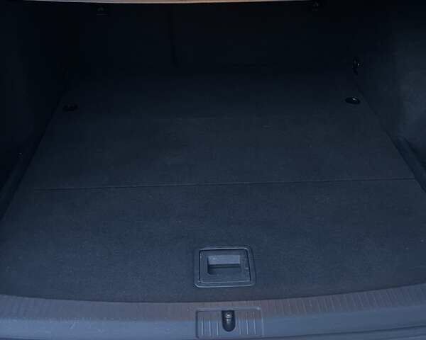 Белый Фольксваген Гольф, объемом двигателя 1.6 л и пробегом 240 тыс. км за 10600 $, фото 2 на Automoto.ua