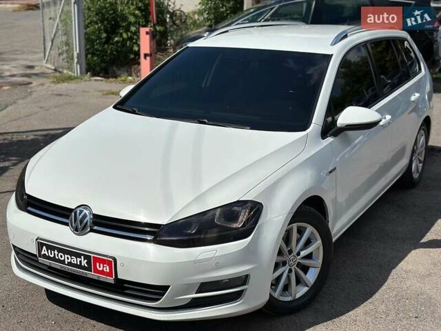 Белый Фольксваген Гольф, объемом двигателя 1.6 л и пробегом 262 тыс. км за 10480 $, фото 1 на Automoto.ua