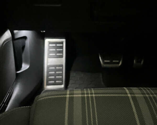 Белый Фольксваген Гольф, объемом двигателя 1.97 л и пробегом 245 тыс. км за 16490 $, фото 41 на Automoto.ua