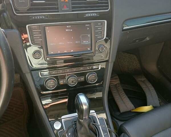 Белый Фольксваген Гольф, объемом двигателя 1.8 л и пробегом 133 тыс. км за 14800 $, фото 29 на Automoto.ua