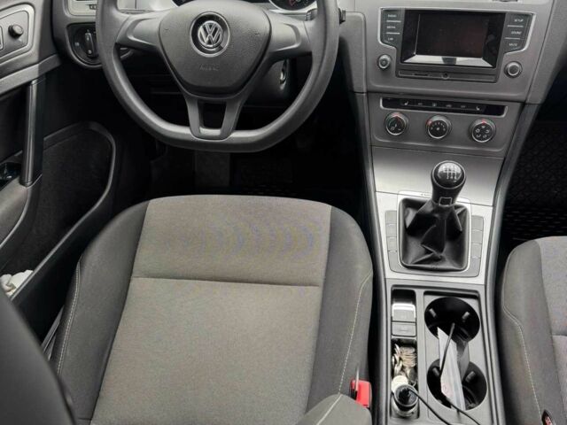 Белый Фольксваген Гольф, объемом двигателя 1.6 л и пробегом 260 тыс. км за 9650 $, фото 12 на Automoto.ua