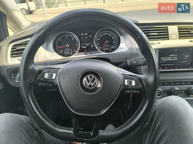 Белый Фольксваген Гольф, объемом двигателя 1.6 л и пробегом 279 тыс. км за 10500 $, фото 14 на Automoto.ua