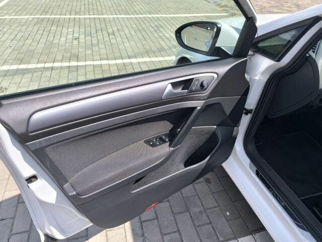 Білий Фольксваген Гольф, об'ємом двигуна 0 л та пробігом 280 тис. км за 10100 $, фото 7 на Automoto.ua