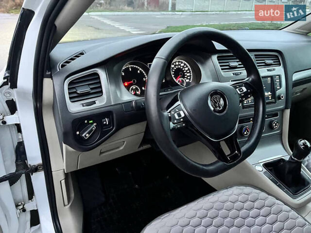 Белый Фольксваген Гольф, объемом двигателя 1.97 л и пробегом 208 тыс. км за 10600 $, фото 31 на Automoto.ua