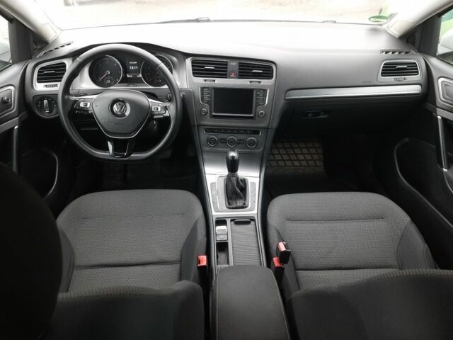 Білий Фольксваген Гольф, об'ємом двигуна 1.6 л та пробігом 244 тис. км за 8500 $, фото 13 на Automoto.ua