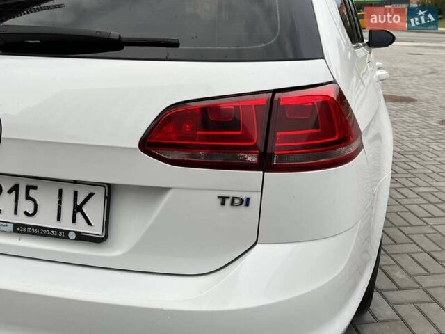 Фольксваген Гольф 2015 в Днепре (Днепропетровске) на Automoto.ua Белый Фольксваген Гольф, объемом двигателя 1.97 л и пробегом 197 тыс. км за 12900 $, фото 5 на Automoto.ua