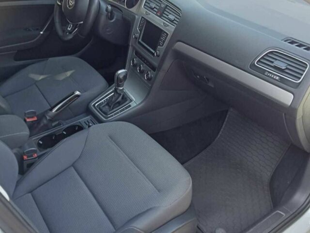 Фольксваген Гольф 2015 в Виннице на Automoto.ua Белый Фольксваген Гольф, объемом двигателя 1.97 л и пробегом 194 тыс. км за 12300 $, фото 5 на Automoto.ua